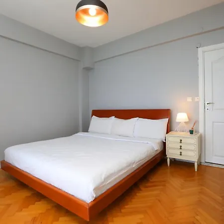 Exclusive Flat With Bosphorus View In Besiktas דירה *