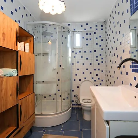 Exclusive Flat With Bosphorus View In Besiktas דירה *